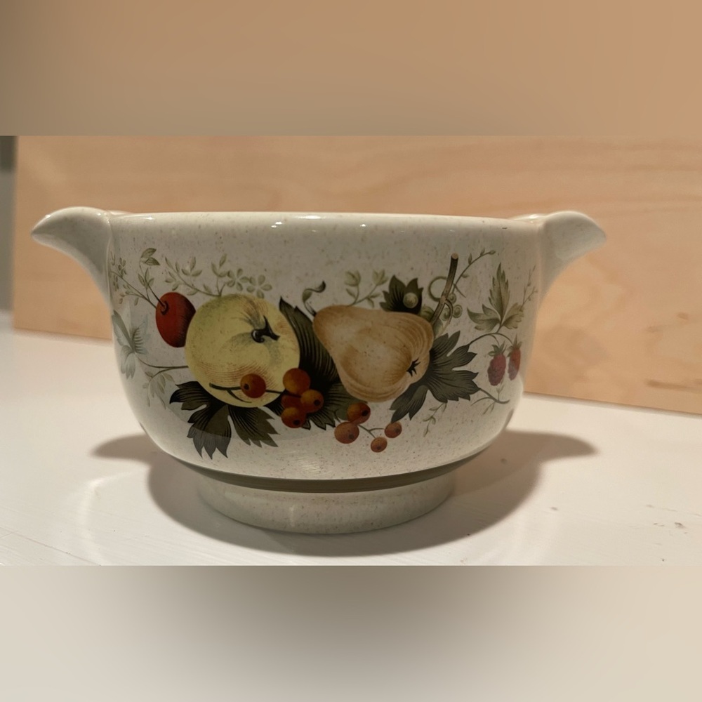 ROYAL DOULTON "Cornwall" LAMBETHWARE Gravy Boat With Handle and double spouts